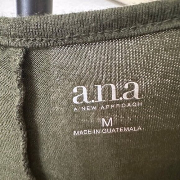 a.n.a Womens Top M V-Neck Flowy Bottom Wrap Detail Olive Green 3/4 Sleeve - Picture 4 of 5